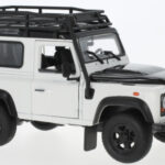 Land Rover Defender, white/black with roof rack
