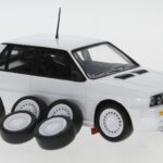 Lancia Delta HF 4WD, white Plain Body Version, including Zusatzteile and 4 wheels