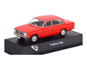 Volvo 144, red 1971