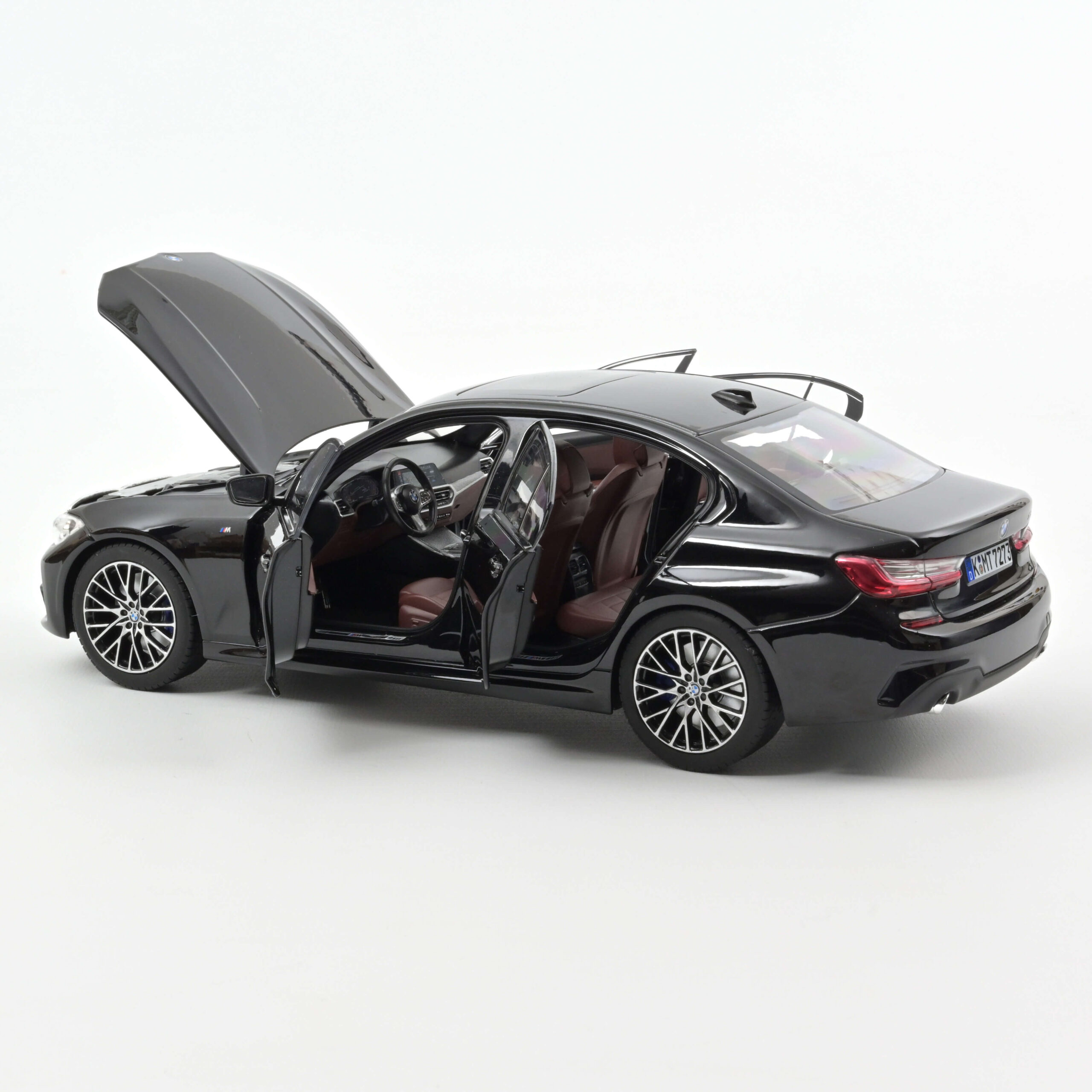 BMW 330i 2019 Black metallic