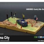 Rally Diorama Country Side Grass Version, 4x Figure 2x Flag (black). 4x Traffic Cone, bez automobila