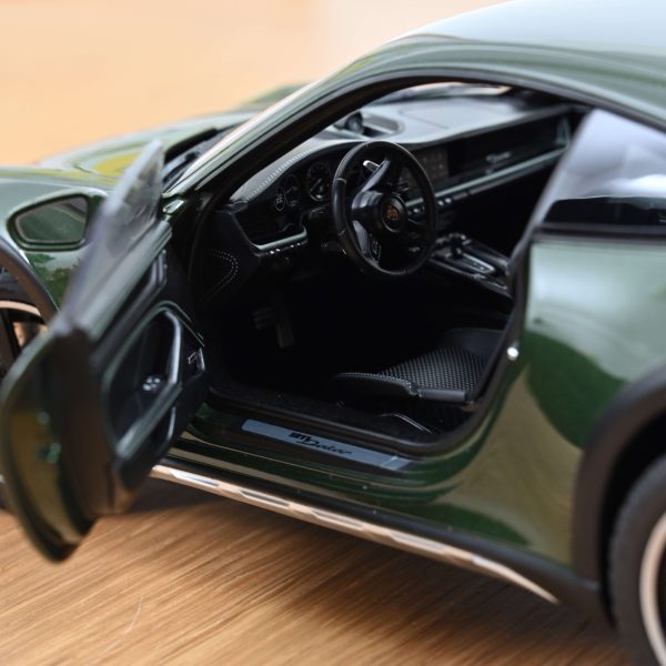 Porsche 911 Dakar 2023 Oakgreenmetallic - Slika 2