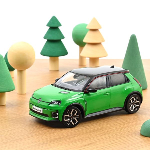Renault 5 E-Tech Electric 2024 Pop Green and Black