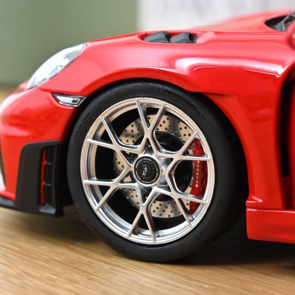 Porsche 718 Spyder RS 2023 Guards Red - Slika 4