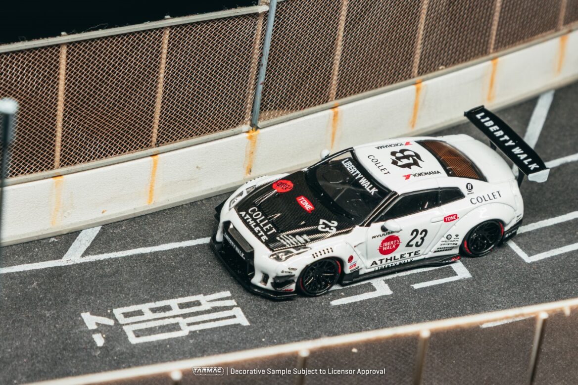 NISSAN GT-R (R35) LB WORKS TYPE 2 WHITE ATHLETE X COLLET IN A LB LIMITED TIN CAN 2025, (sa metalnom kanticom od ulja) - Slika 6