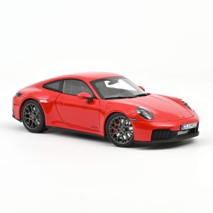 Porsche 911 Carrera 4 GTS 2025 Guards Red